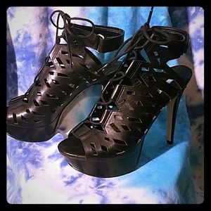 Guess Odell platform heels